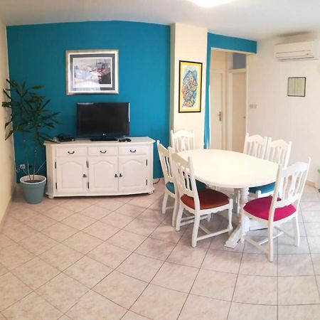 Apartmani Petricevic Supetar Zewnętrze zdjęcie