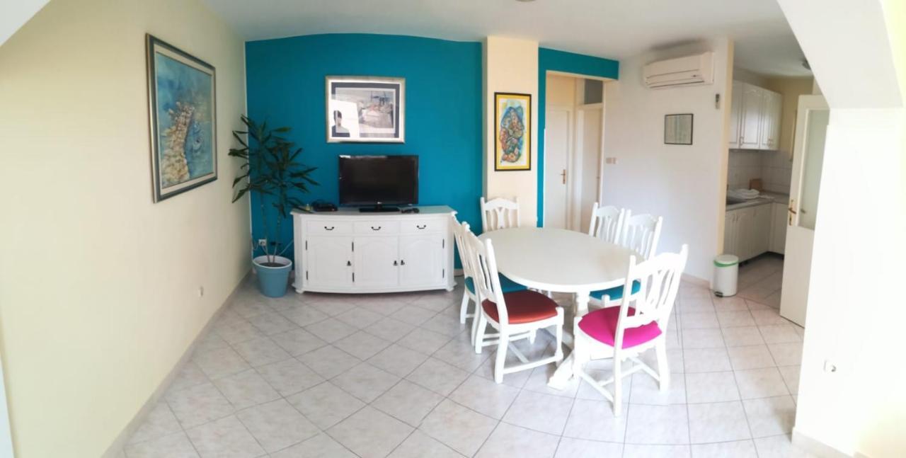 Apartmani Petricevic Supetar Zewnętrze zdjęcie