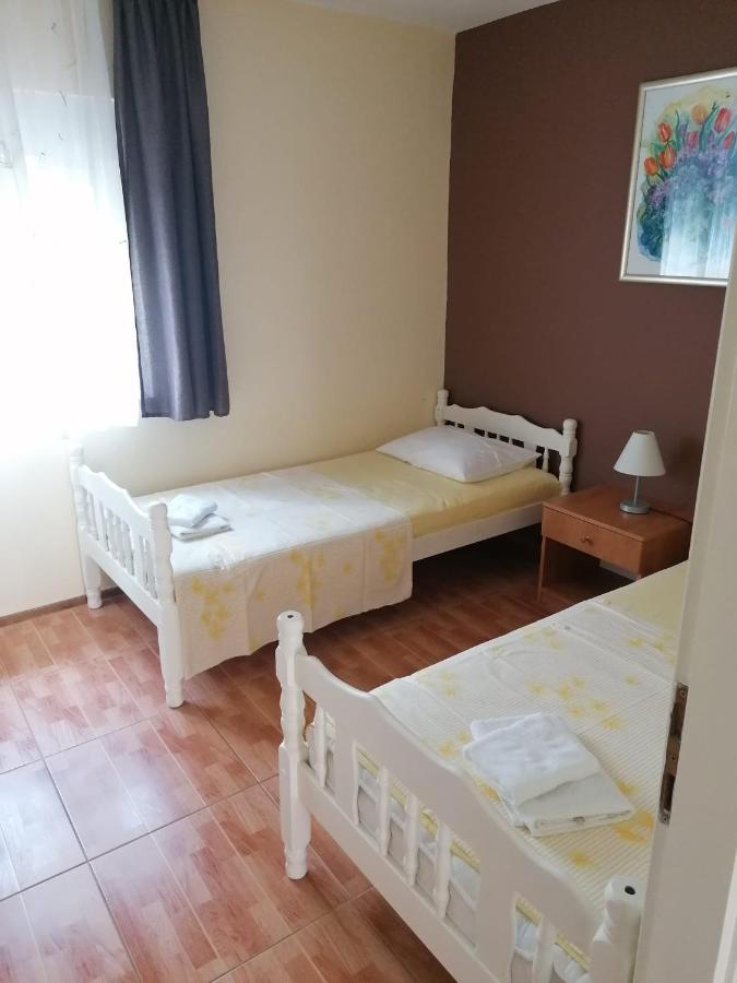 Apartmani Petricevic Supetar Zewnętrze zdjęcie