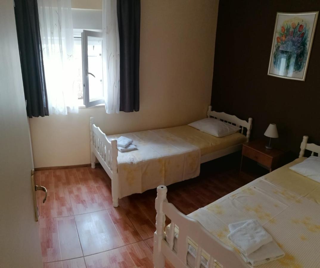 Apartmani Petricevic Supetar Zewnętrze zdjęcie