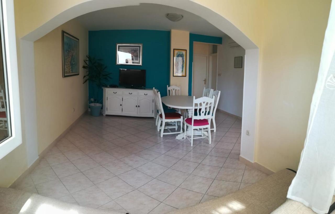 Apartmani Petricevic Supetar Zewnętrze zdjęcie