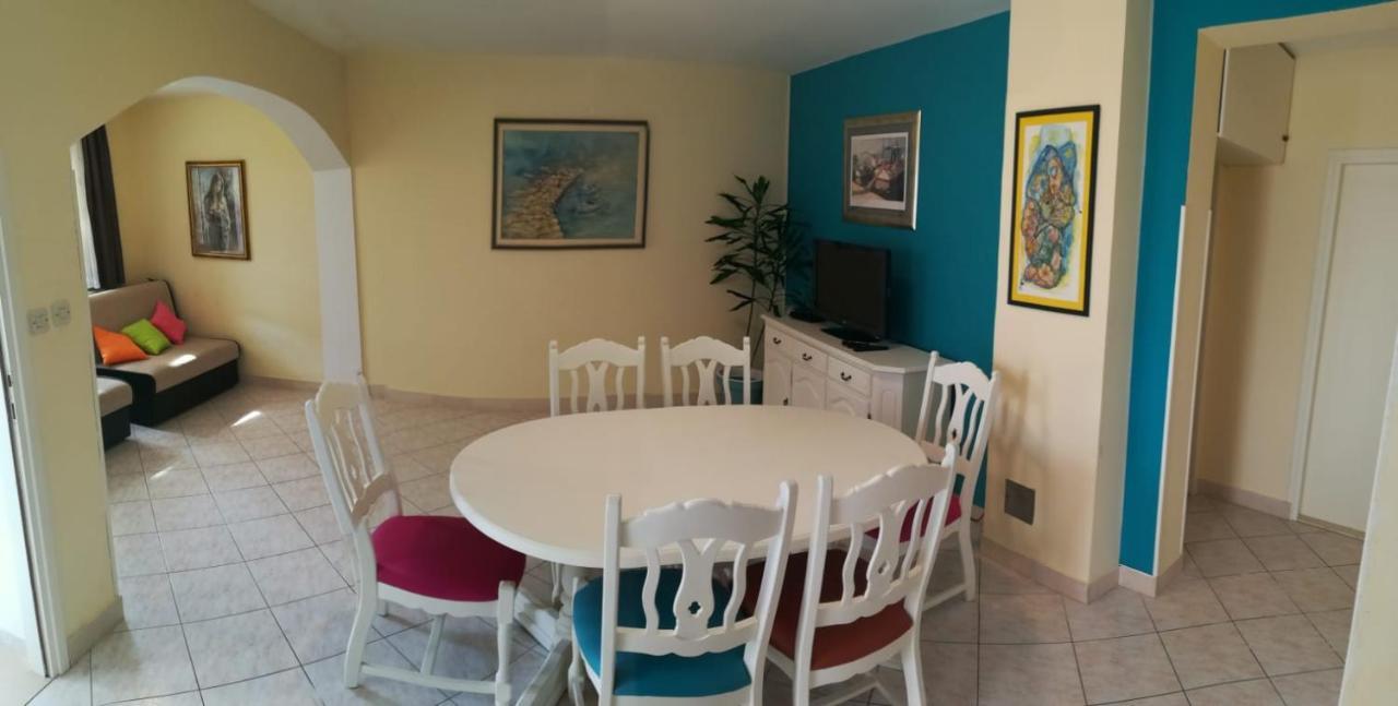 Apartmani Petricevic Supetar Zewnętrze zdjęcie