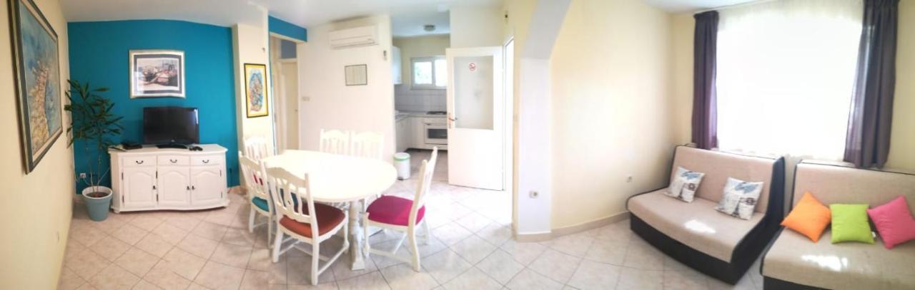 Apartmani Petricevic Supetar Zewnętrze zdjęcie