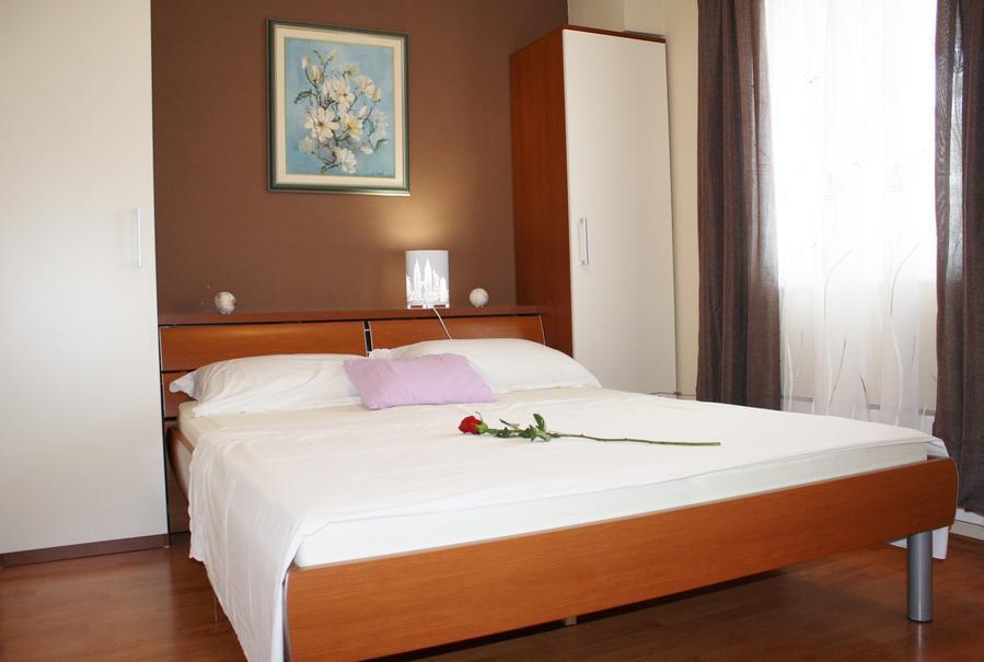 Apartmani Petricevic Supetar Zewnętrze zdjęcie