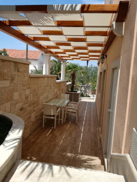 Apartmani Petricevic Supetar Zewnętrze zdjęcie