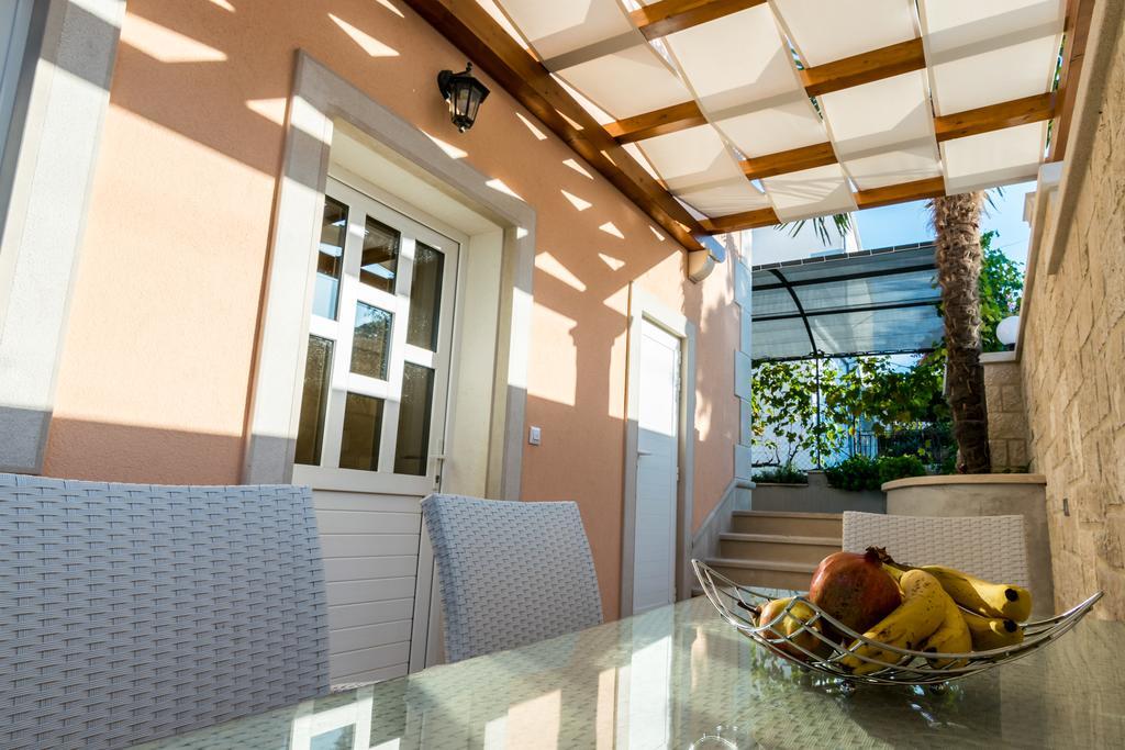 Apartmani Petricevic Supetar Zewnętrze zdjęcie
